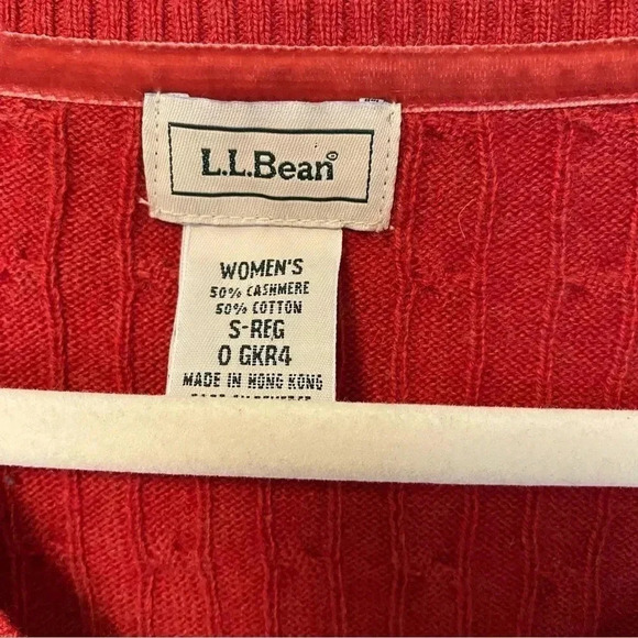 L.L. Bean  cashmere cotton blend cable knit v neck sweater - Picture 2 of 4